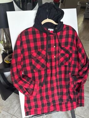 White Birch Red & Black Plaid Hooded Flannel Shirt Jacket